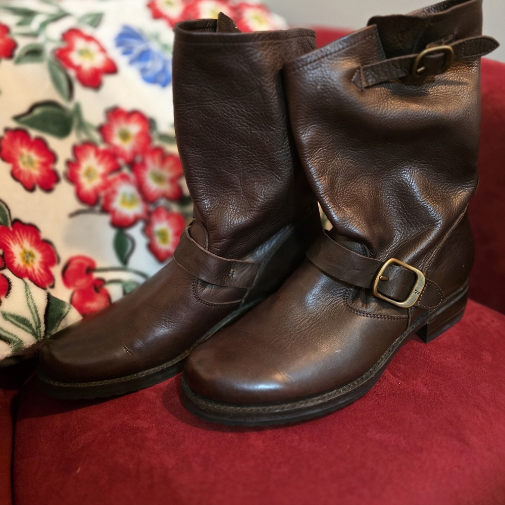 Frye Veronica Short Slouchy Boots.